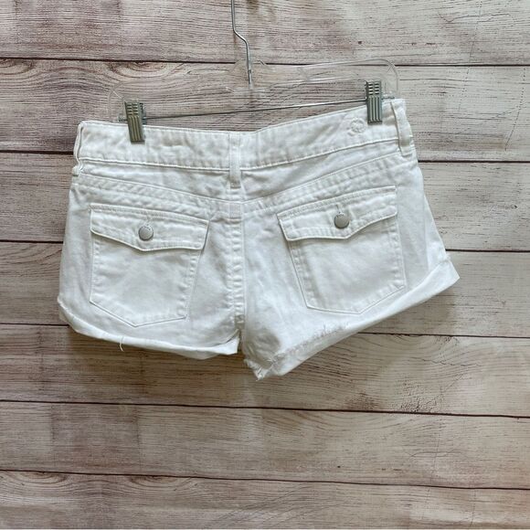 PTCL CUTOFF WHITE SHORTS‎ - Picture 3 of 4